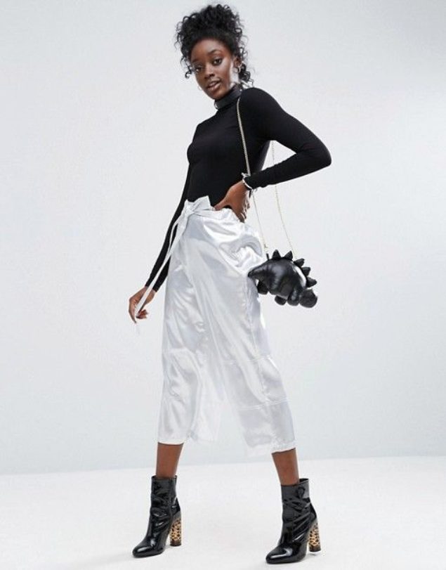 Dexter, der Dino: Diese Saurier-Tasche von Asos ist definitiv eine unserer Top-Favoriten. Copyright: Asos.de